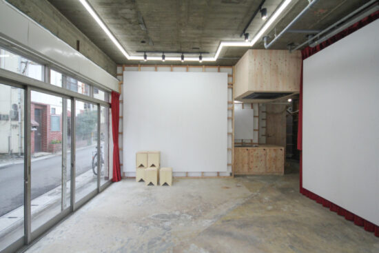 View into the empty Beppu Studio 01